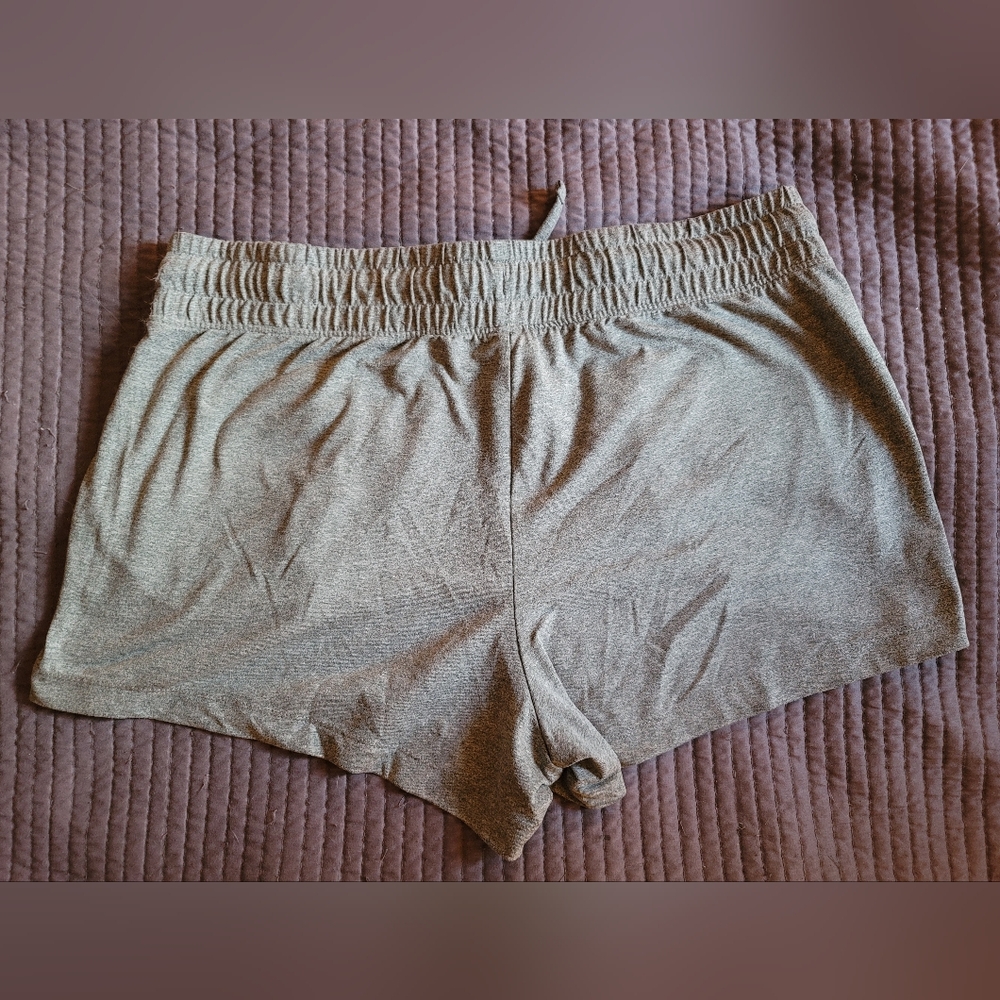 Marika women's athletic shorts - Picture 2 of 4